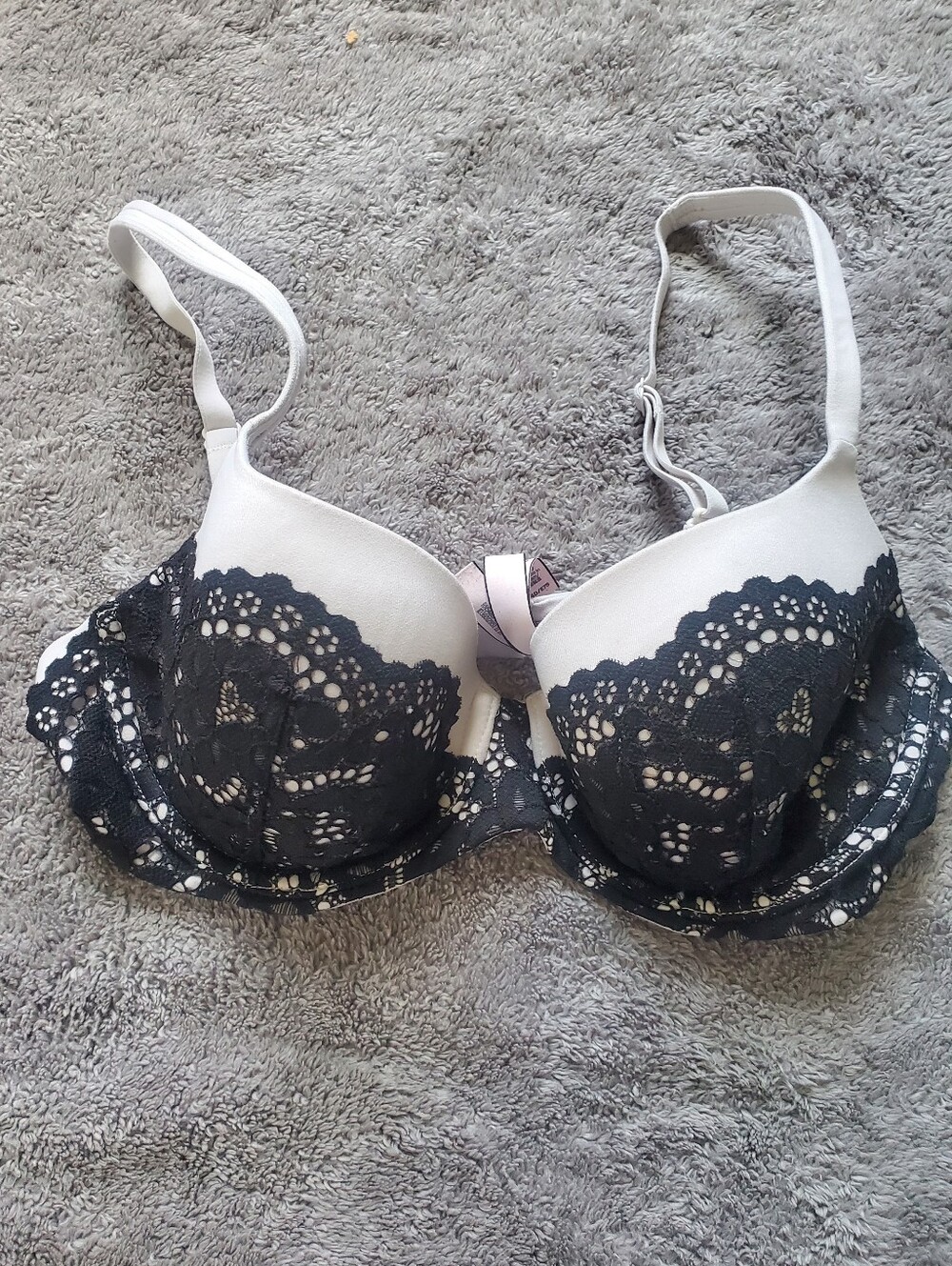 Victoria's Secret Black Lace Overlay Push-Up Bra Wired Bra White Size 34D